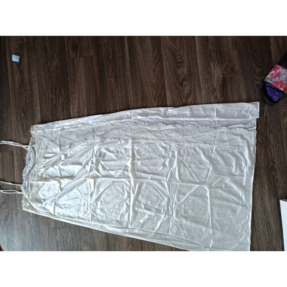 Lorraine Full Slip  Gown Size Large Off White Lace Trim Nylon 45" long  Slit USA - Picture 11 of 16